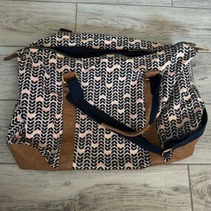 Merona Floral Weekender: great condition, lots of space for your weekend getaway